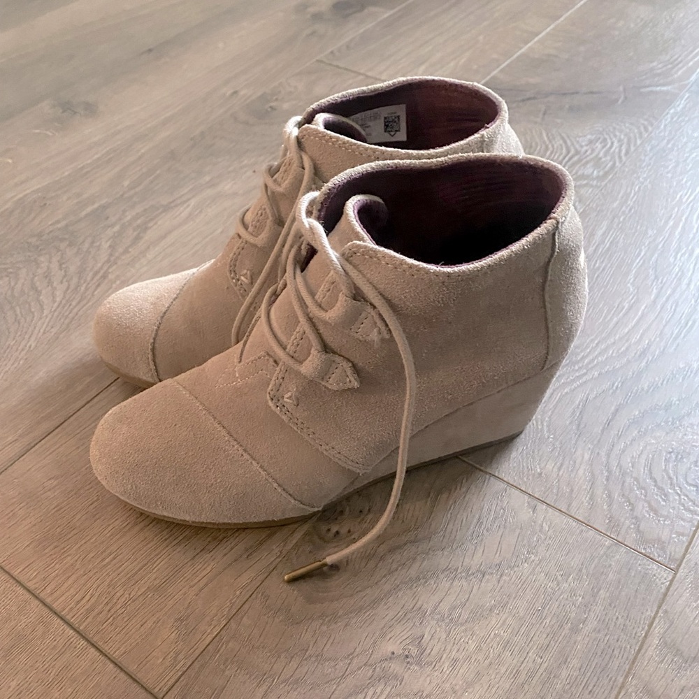 Toms Kala wedge booties